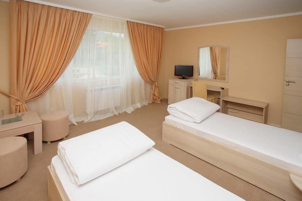 Family Hotel Diana Sofia Exterior photo